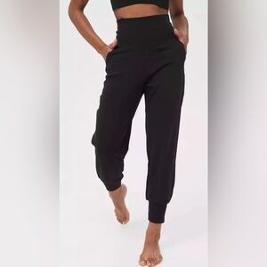 Offline by Aerie Real Me Jogger Pants Size Medium Black Womens 26” Inseam